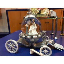 Nécessités Quotidiennes -Nécessités Quotidiennes boule a neige mariage de cendrillon carrosse disneyland paris 1